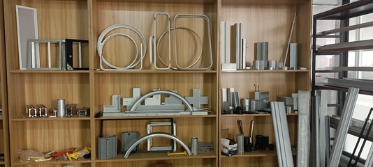 鋁五金件、鋁型材加工及鋁合金配件的應(yīng)用與特點(diǎn)